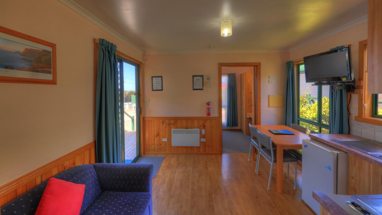 Отель Bicheno Cabin Park Экстерьер фото