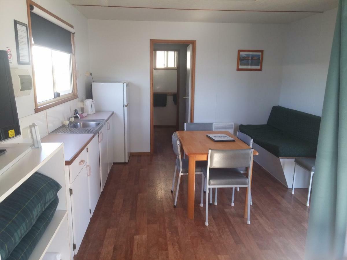 Отель Bicheno Cabin Park Экстерьер фото